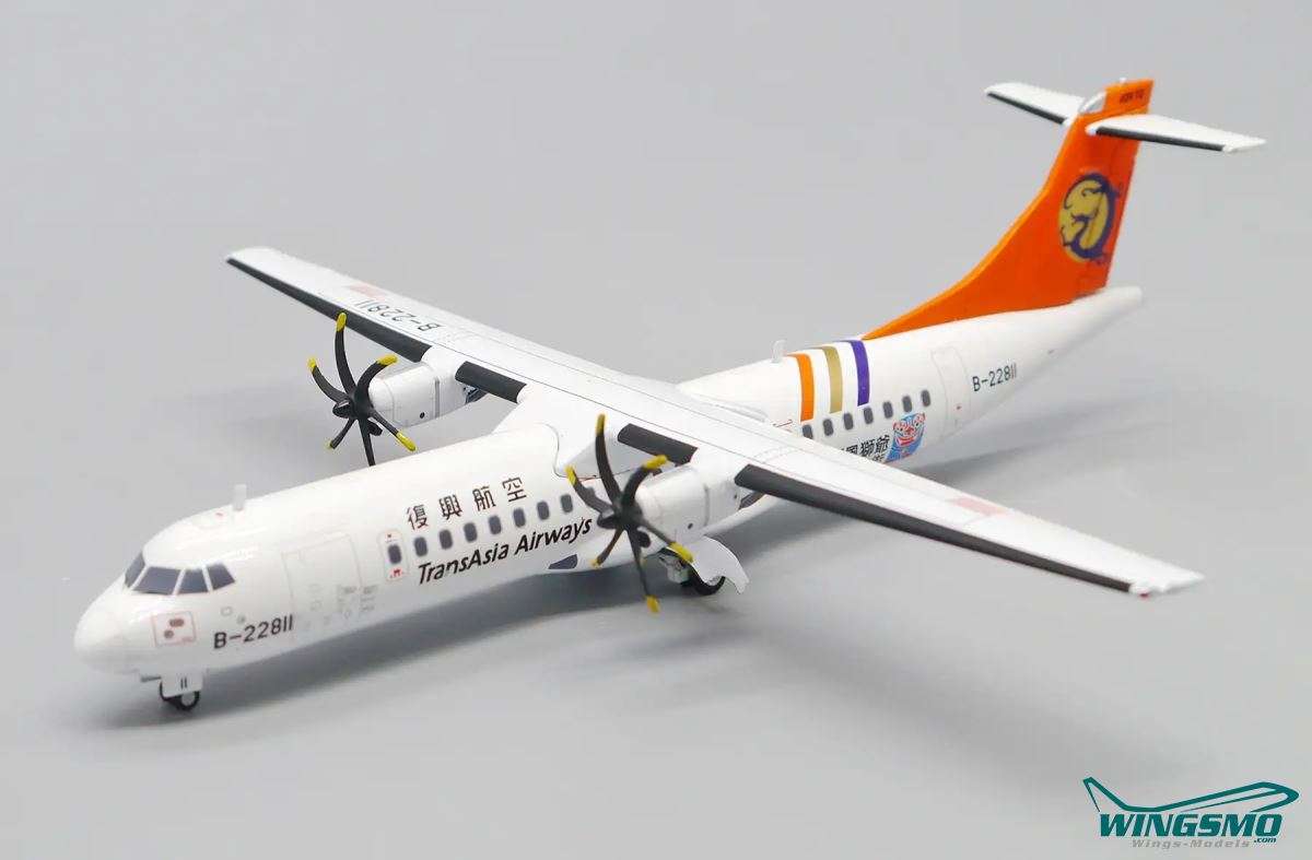 JC Wings TransAsia ATR 72-500 B-22811 LH2300
