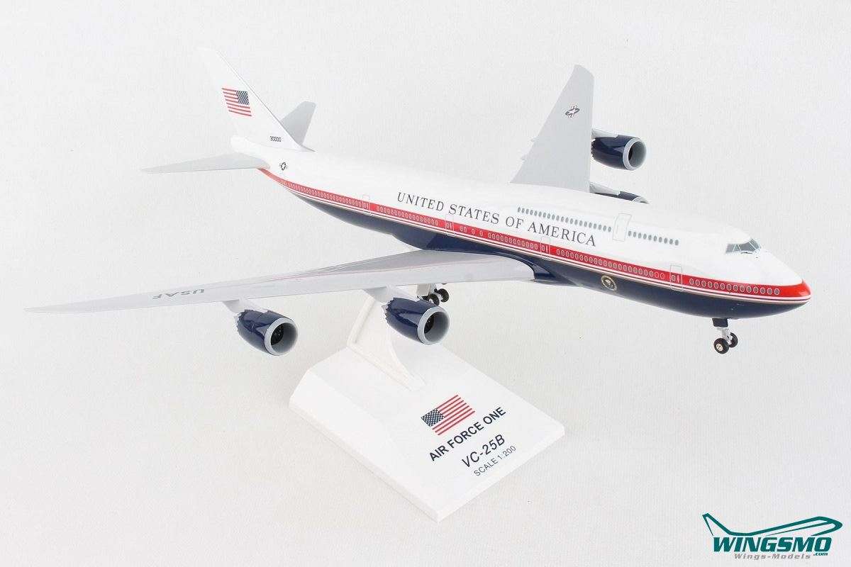 Skymarks Air Force One New Livery Boeing 747-8 (VC-25b) 1:200 SKR1076