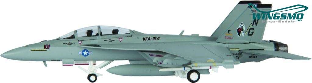 Hogan Wings F/A-18F Scale 1:200 US Navy VFA-154 &quot;Black Knights&quot; LIF6146