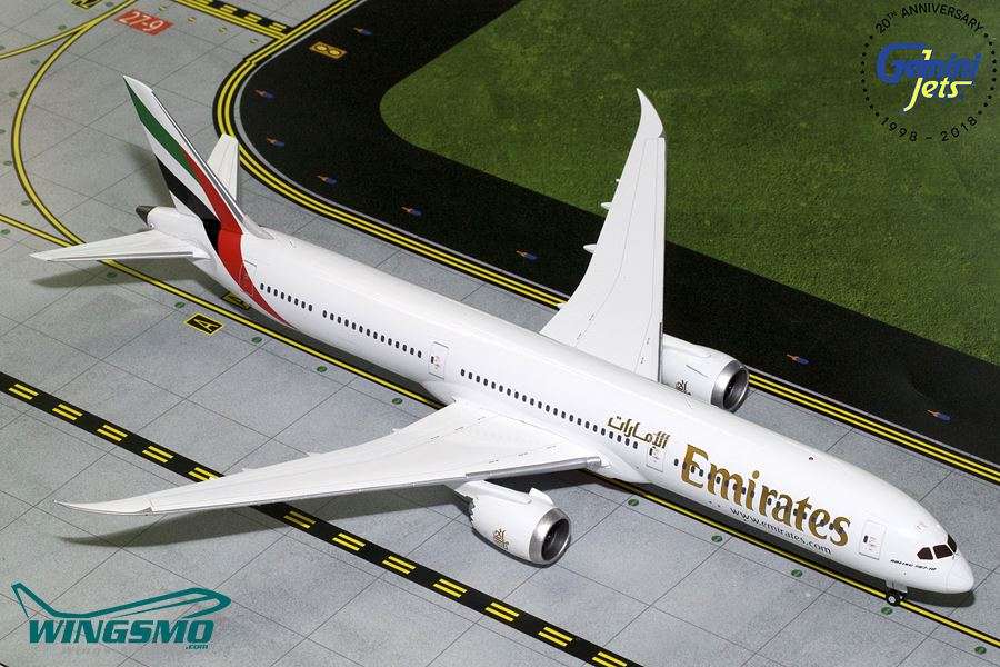 GeminiJets Emirates Airline Boeing 787-10 Dreamliner 1:200 G2UAE740