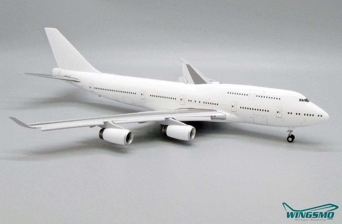 JC Wings Boeing 747-400 RR engines blank Flaps down version BK1058A