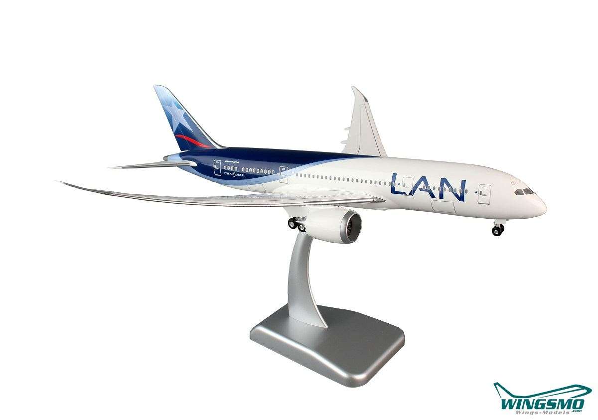 Limox Wings LAN Airlines Boeing 787-8 LI1769G