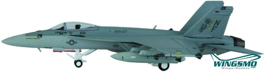 Hogan Wings F/A-18E Scale 1:200 US Navy VFA-27 &quot;Royal Maces&quot;, CVW-5, Navel Air Facility Atsugi, Japa