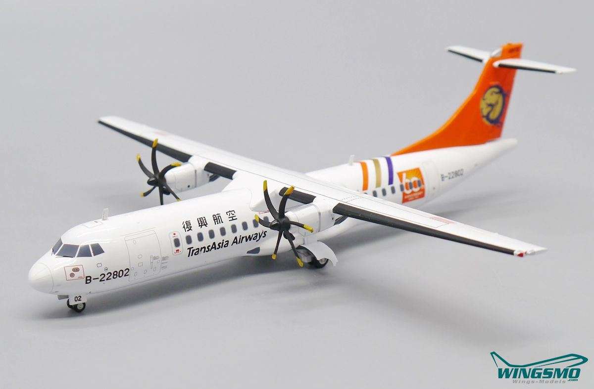 JC Wings TransAsia Airways Avions de Transport ATR 72-500 B-22802 LH2301