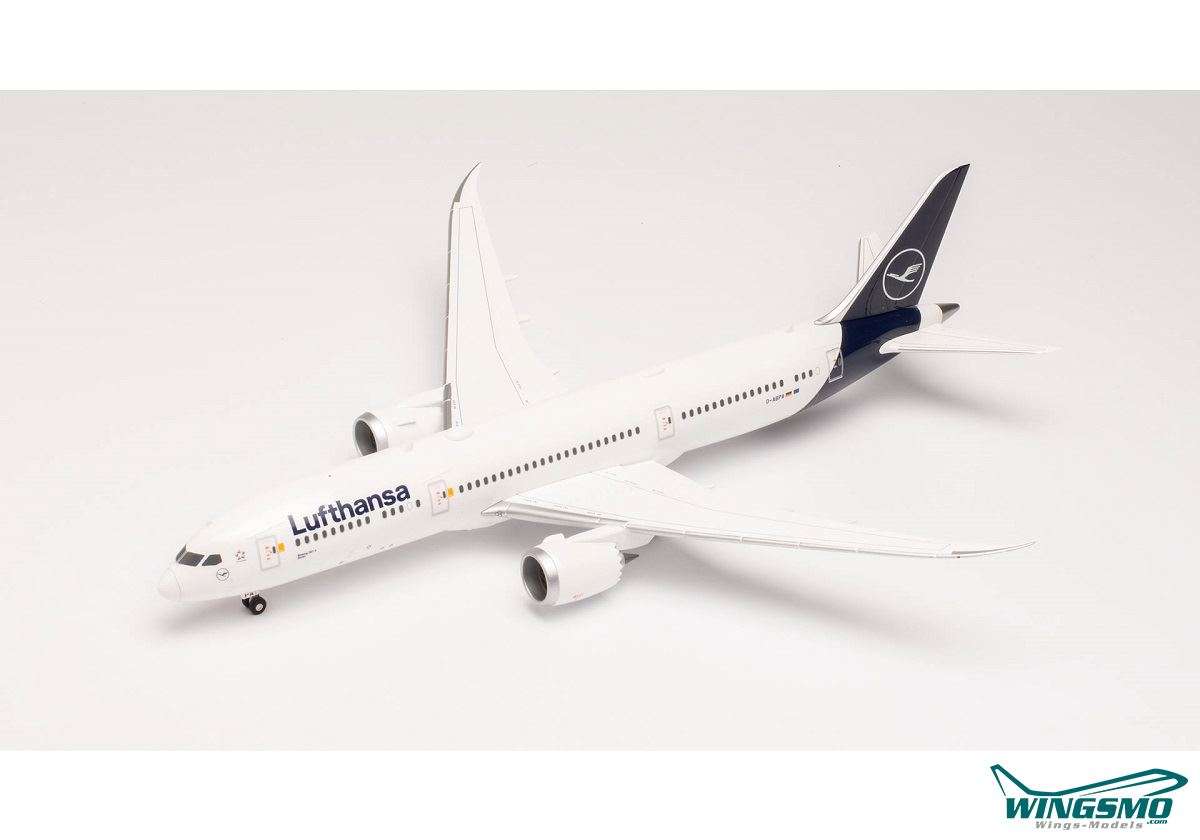 Herpa Lufthansa Boeing 787-9 Dreamliner Berlin D-ABPA 572033