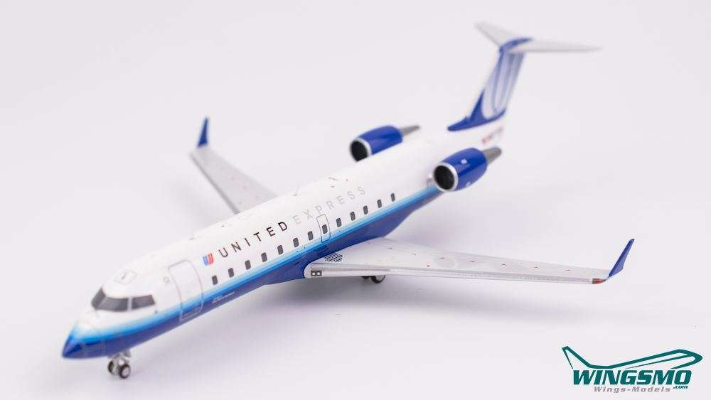 NG Models United Express Bombardier CRJ-200LR 52020