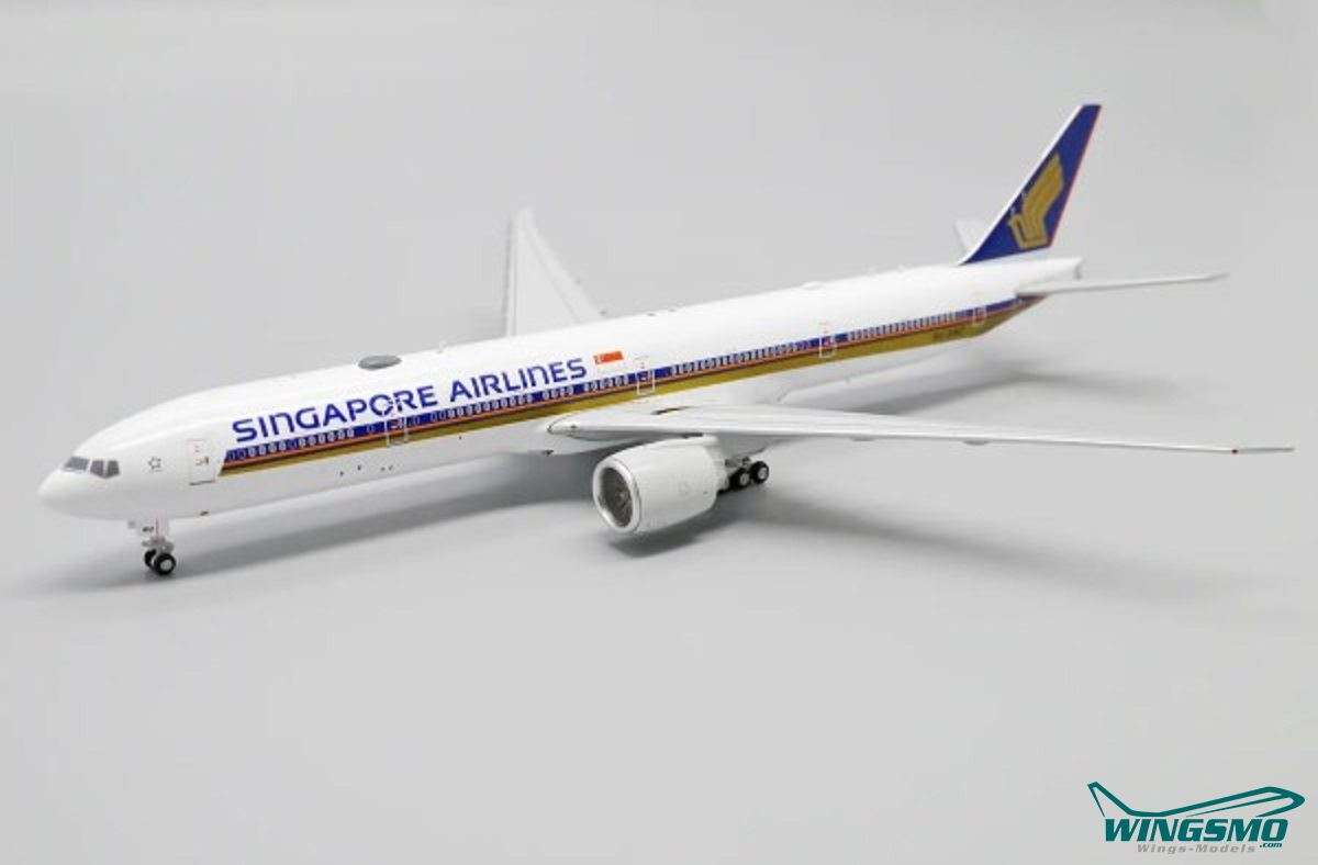 JC Wings Singapore Airlines Boeing 777-300ER 9V-SWZ Flaps Down Version EW477W010A