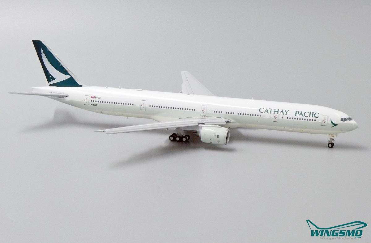 JC Wings Cathay Pacific Wrong title version Boeing 777-300 Flap Down Version EW4773001A