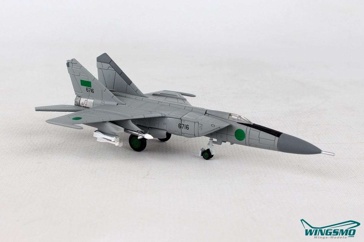 Herpa Wings Libyan Air Force Mikoyan Gurevich MiG-25PD - 1025th Aerial Squadron, Al Jufra AB - Gulf