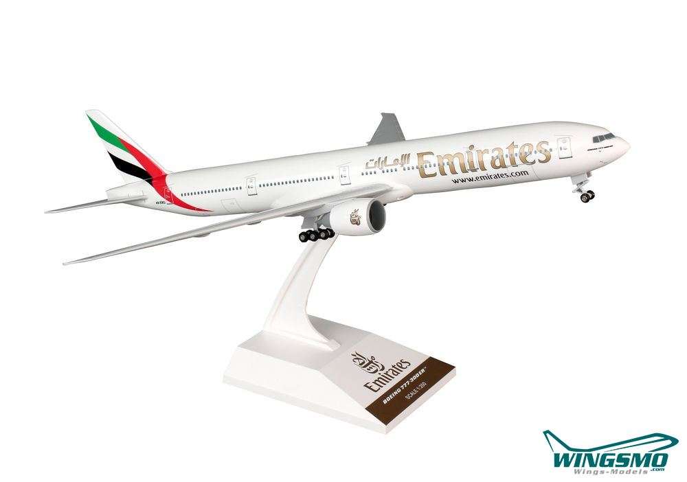 Skymarks Wings Boeing 777-300ER Emirates Scale 1/200 w/Gear SKR727