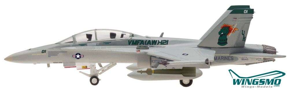 Hogan Wings F/A-18D, US Marines, VMFA(AW)-121 &quot;Green Knights&quot; Scale 1:200 LIF5620