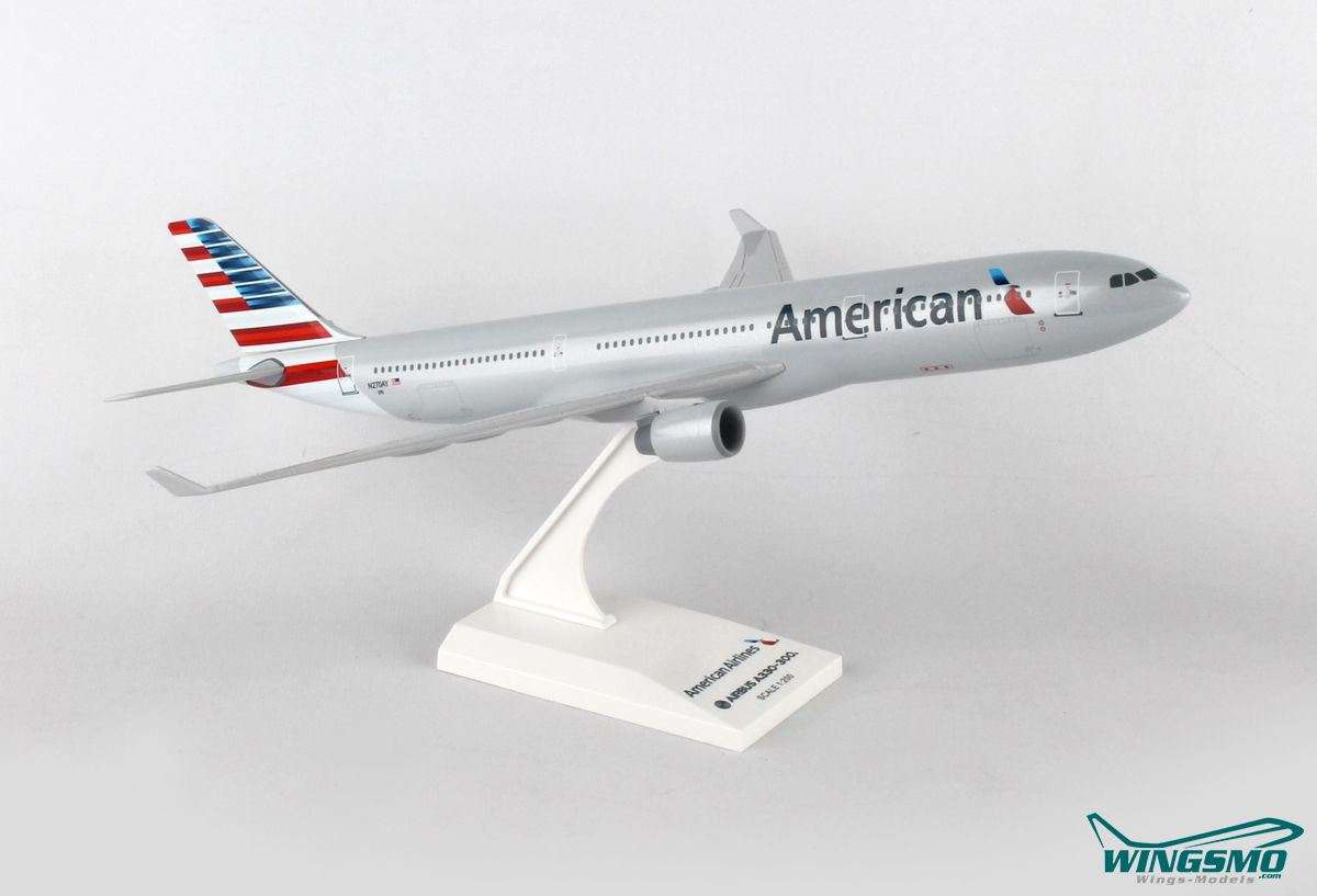 Skymarks American Airlines Airbus A330-300 1:200 SKR872