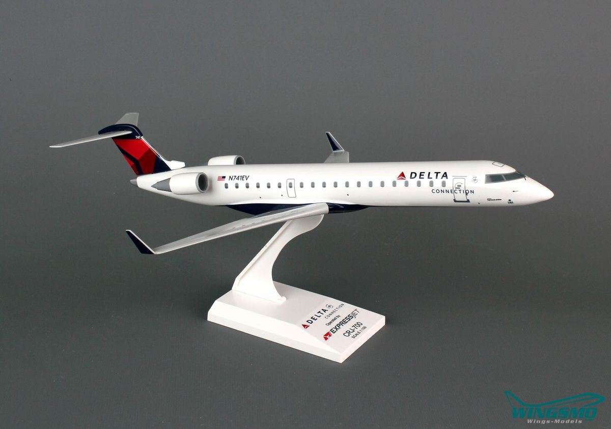 Skymarks Delta Airlines Connection Expressjet Bombardier CRJ700 1:100 SKR673