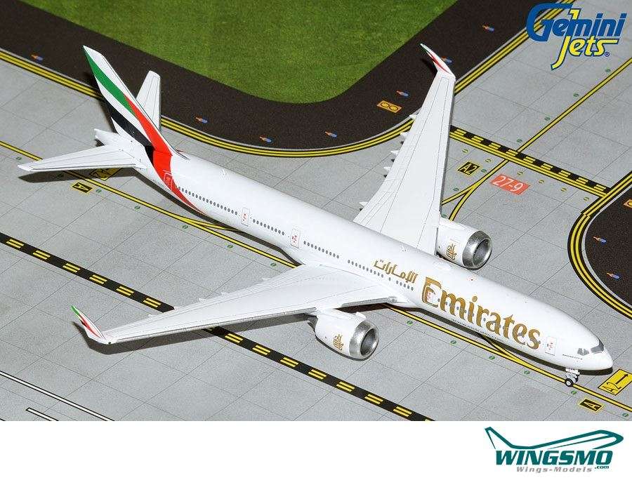 GeminiJets Emirates Boeing 777-9X A6-EZA GJUAE2160W