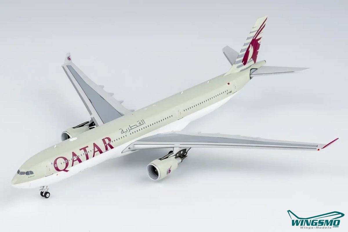 NG Models Qatar Airways Airbus A330-300 A7-AEE 62037