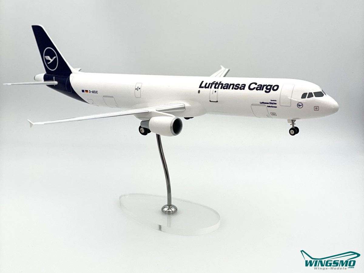 Limox Wings Lufthansa Cargo Airbus A321-200F D-AEUC LW100DLH022