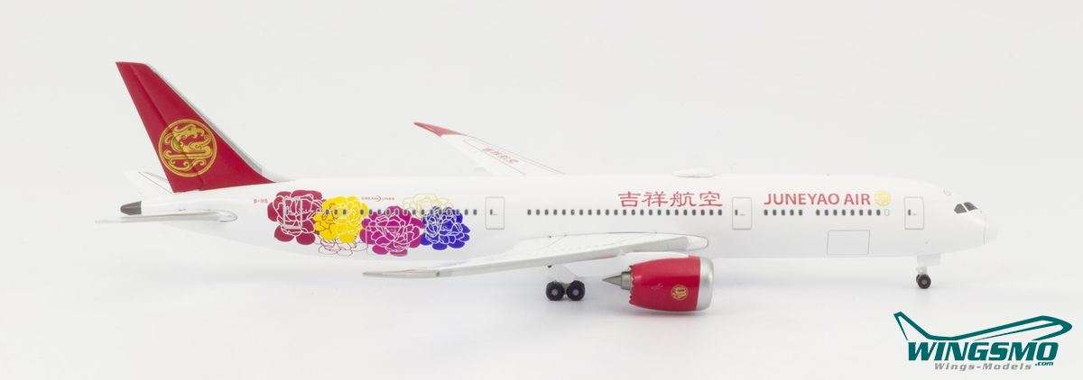 Herpa Wings Juneyao Airlines Boeing 787-9 Dreamliner 533089