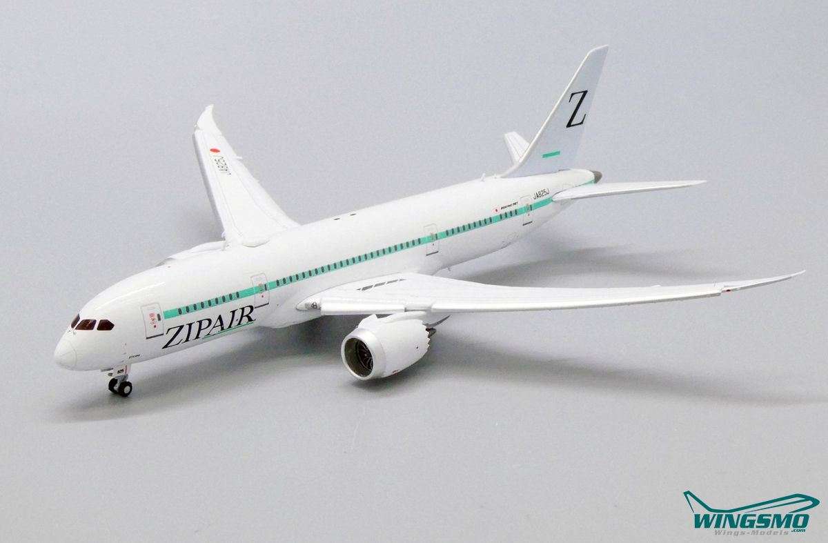 JC Wings Zip Air Boeing 787-8 Dreamliner JA825J Flaps Down Version EW4788005A