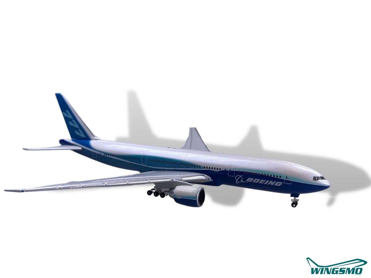 Hogan Wings Boeing 777-200LR LI8409